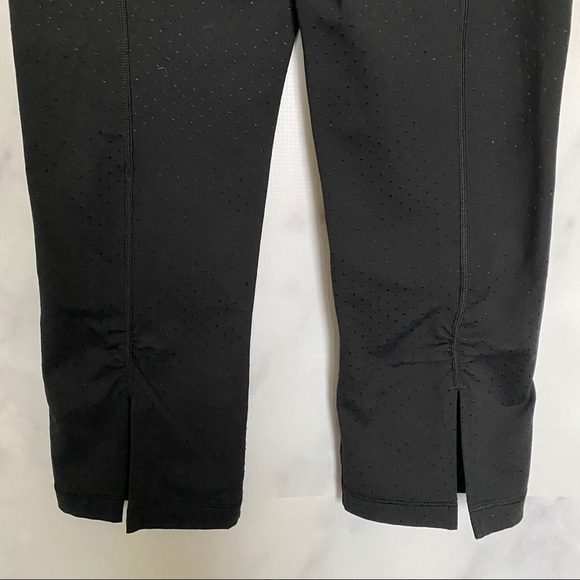 Lululemon‎ Gather & Crow Black Perforated Crop Pant - Picture 7 of 10